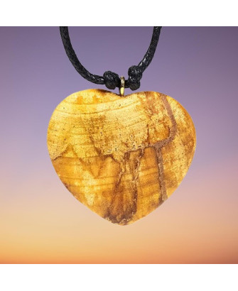 Collar con Corazón de Palo Santo